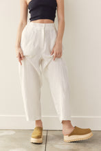 Load image into Gallery viewer, Linen seamed pants
