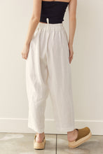 Load image into Gallery viewer, Linen seamed pants
