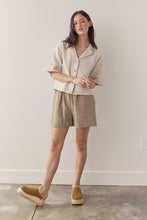 Load image into Gallery viewer, Back pocket gingham linen short