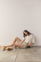 Load image into Gallery viewer, Back pocket gingham linen short