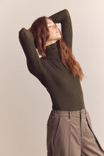 Load image into Gallery viewer, Wool blend lightweight turtleneck