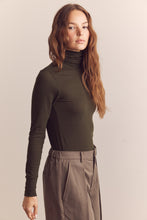 Load image into Gallery viewer, Wool blend lightweight turtleneck