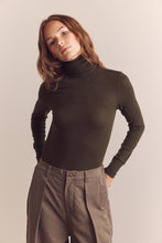 Load image into Gallery viewer, Wool blend lightweight turtleneck