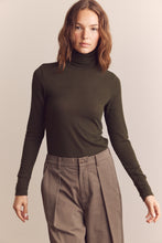 Load image into Gallery viewer, Wool blend lightweight turtleneck