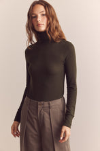 Load image into Gallery viewer, Wool blend lightweight turtleneck