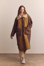 Load image into Gallery viewer, Patch quilted wool blend detachable fur collar coat