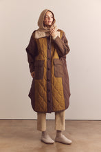 Load image into Gallery viewer, Patch quilted wool blend detachable fur collar coat