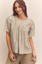 Load image into Gallery viewer, Short sleeve pleated blouse