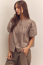 Load image into Gallery viewer, Puff pintuck sleeve blouse