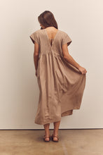 Load image into Gallery viewer, Pin-tucked midi dress