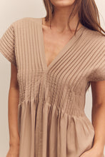 Load image into Gallery viewer, Pin-tucked midi dress