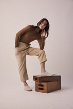 Load image into Gallery viewer, Wool blend lightweight knit turtleneck