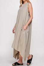 Load image into Gallery viewer, Hanky hem midi dress