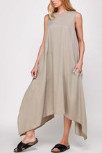 Load image into Gallery viewer, Hanky hem midi dress