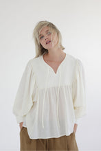Load image into Gallery viewer, Quilted detail cotton peasant blouse