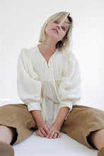 Load image into Gallery viewer, Quilted detail cotton peasant blouse