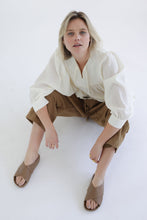 Load image into Gallery viewer, Quilted detail cotton peasant blouse