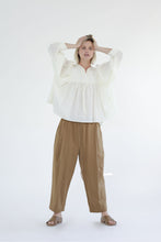 Load image into Gallery viewer, Quilted detail cotton peasant blouse
