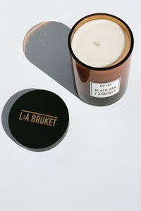 Scented candle: Black Oak