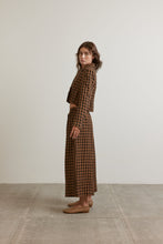Load image into Gallery viewer, Crop plaid linen jacket