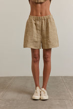 Load image into Gallery viewer, Back pocket gingham linen short