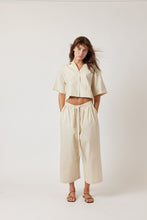 Load image into Gallery viewer, Half-sleeve crop button-down shirts