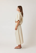 Load image into Gallery viewer, Half-sleeve crop button-down shirts