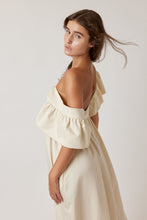 Load image into Gallery viewer, Ruffle sleeve midi Dress