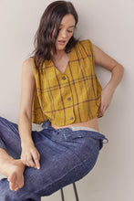 Load image into Gallery viewer, Button-down cotton plaid vest top
