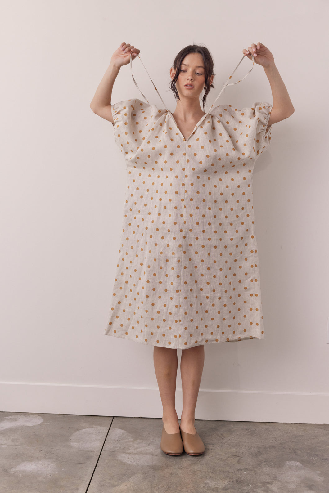 Linen polka dot puff sleeve dress