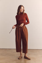 Load image into Gallery viewer, Pleated drawstring pants
