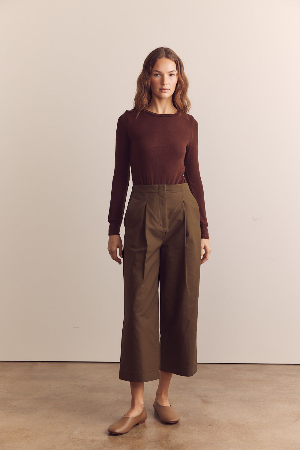 Pleated cotton trousers