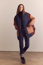 Load image into Gallery viewer, Reversible patched quilt Jacket
