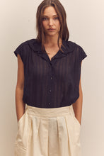 Load image into Gallery viewer, Ruffled collar blouse
