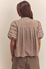 Load image into Gallery viewer, Puff pintuck sleeve blouse
