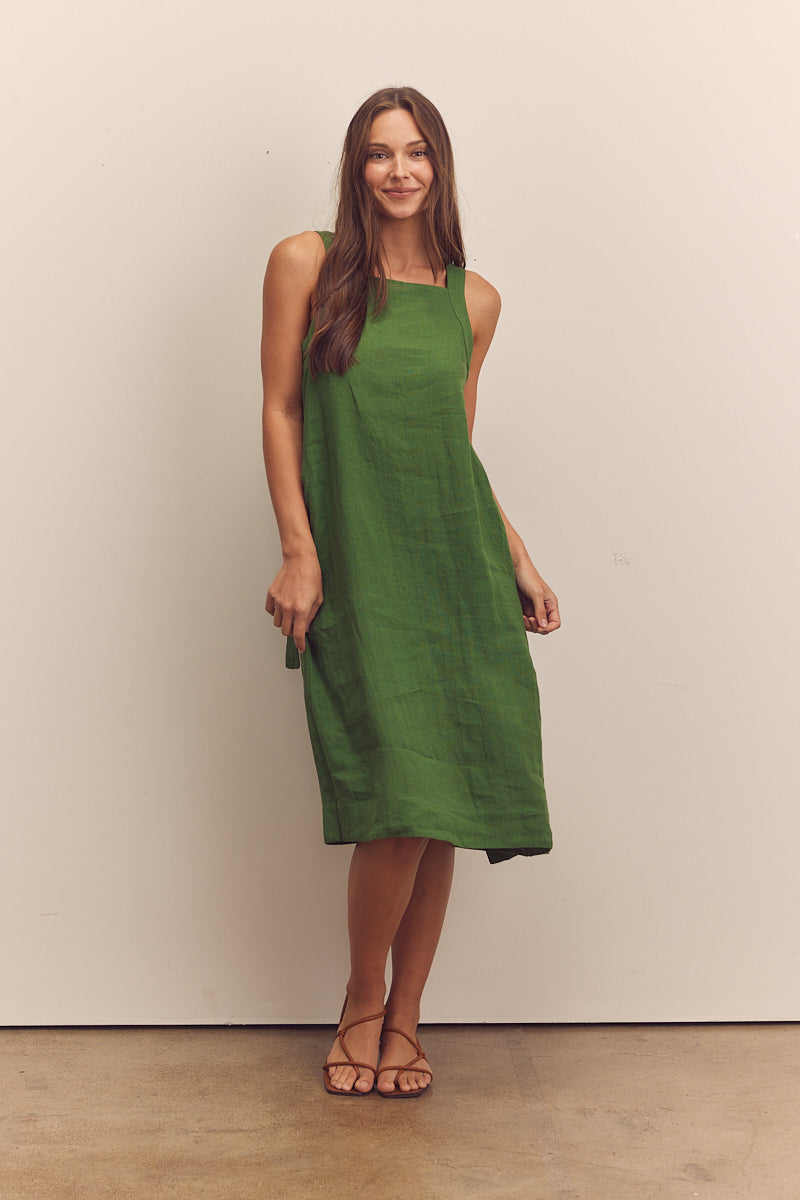 Back tied strap dress