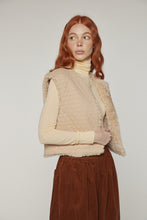 Load image into Gallery viewer, Reversible fur short vest

