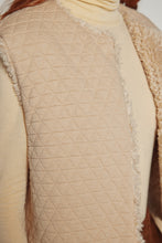 Load image into Gallery viewer, Reversible fur short vest
