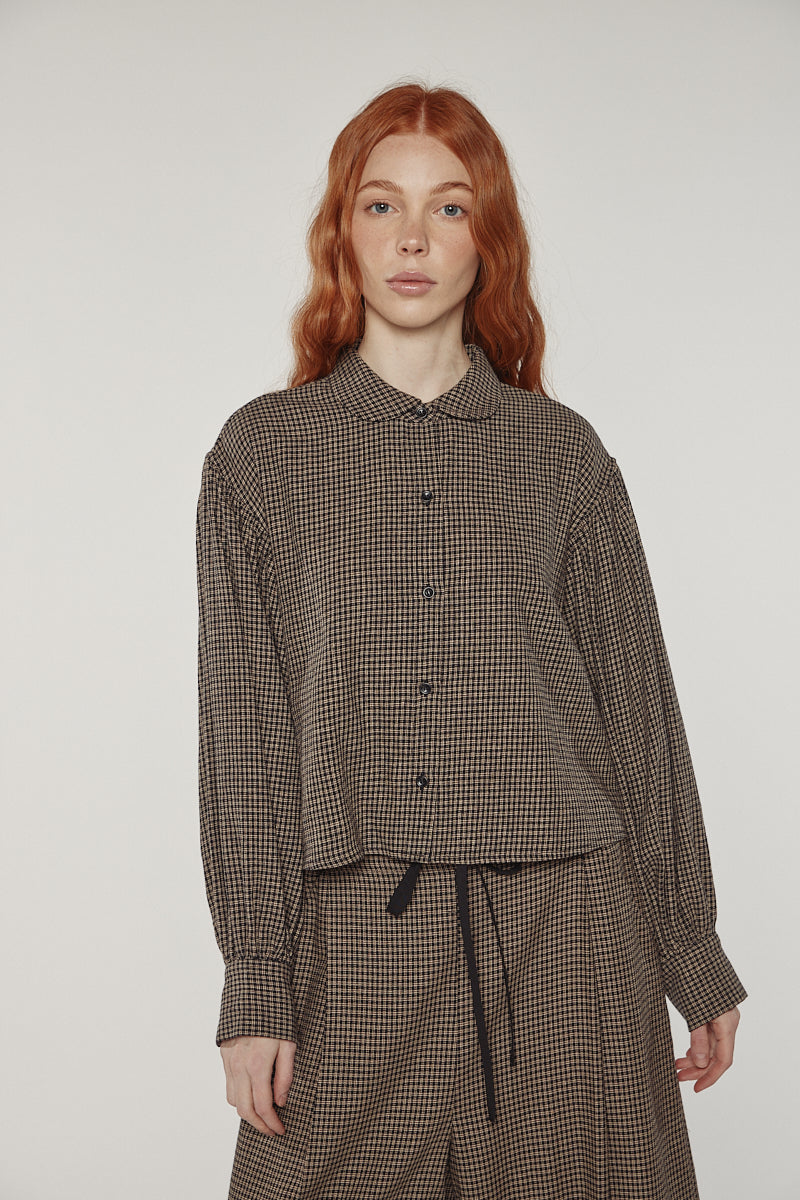 Volume sleeve blouse