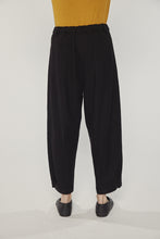 Load image into Gallery viewer, Wool blend pintuck pants
