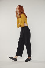 Load image into Gallery viewer, Wool blend pintuck pants
