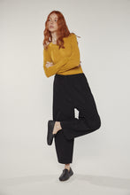 Load image into Gallery viewer, Wool blend pintuck pants
