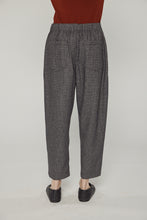 Load image into Gallery viewer, Wool blend herringbone pants
