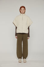 Load image into Gallery viewer, Reversible high-neck vest
