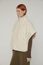 Load image into Gallery viewer, Reversible high-neck vest
