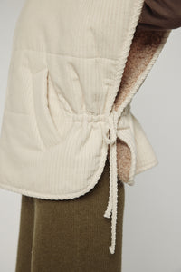 Reversible high-neck vest