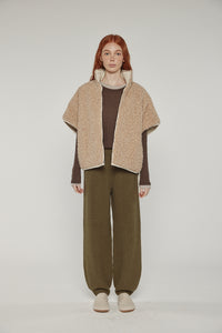 Reversible high-neck vest