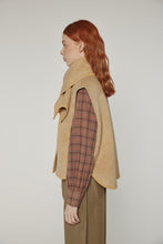 Load image into Gallery viewer, Wool-blended scarf vest
