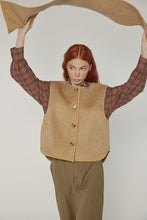 Load image into Gallery viewer, Wool-blended scarf vest
