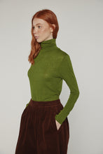 Load image into Gallery viewer, Wool blend lightweight turtleneck
